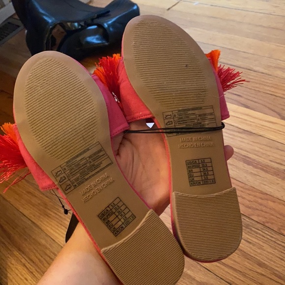 NWT tassel sandals - Picture 4 of 4